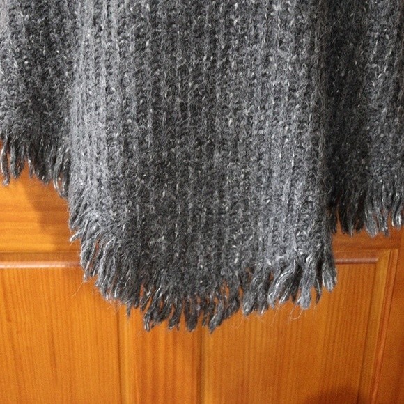 Fownes Gray Ribbed Knit Poncho Blanket Sweater OS - Picture 6 of 8